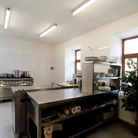 Pod Kastielom Ako Doma