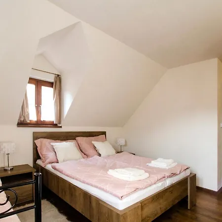 Pod Kastielom Ako Doma * Svätý Anton