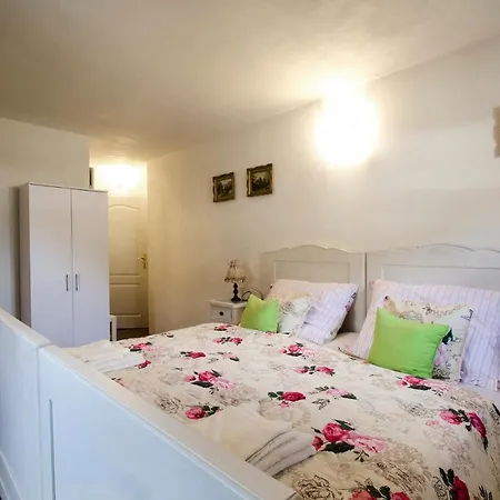 Pod Kastielom Ako Doma * Svätý Anton