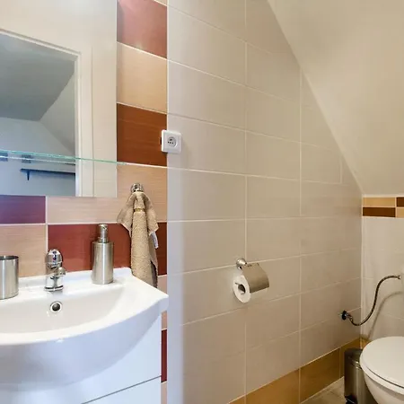 Pod Kastielom Ako Doma * Svätý Anton