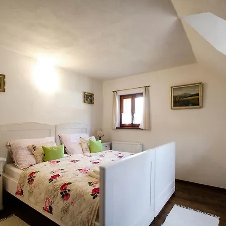 Dom wakacyjny Pod Kastielom Ako Doma Svätý Anton